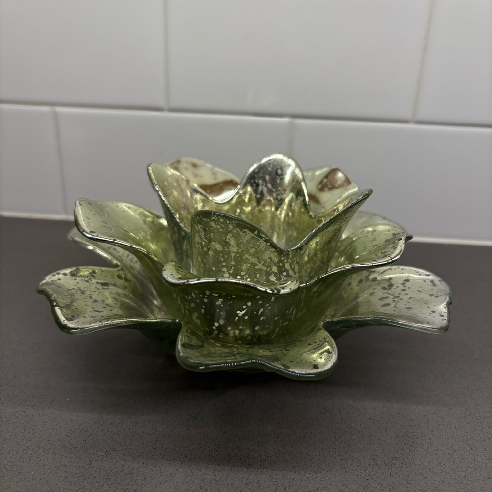 Silver and Green Glass Flower Candle Holder - Picture 4 of 6
